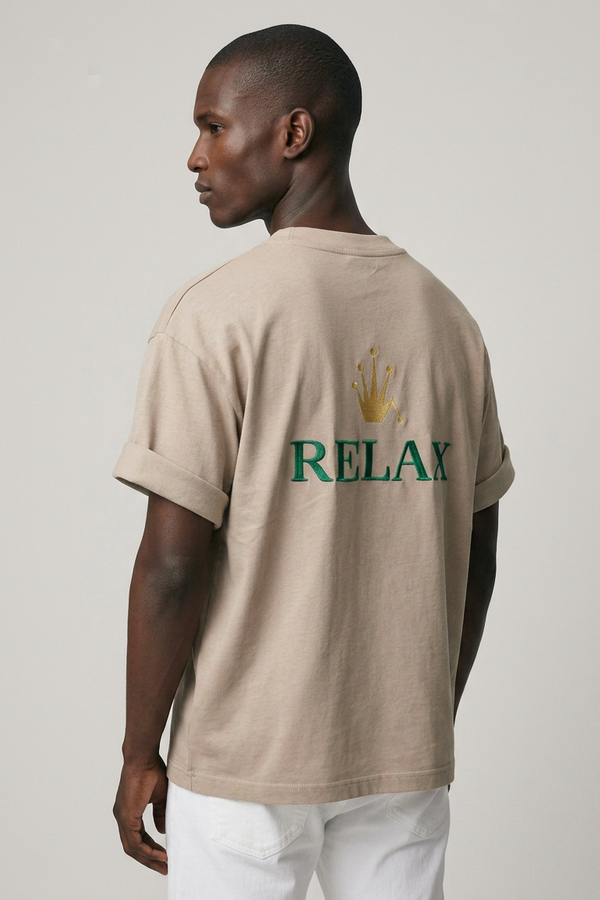 RELAX Tee Sabbia – Closeup