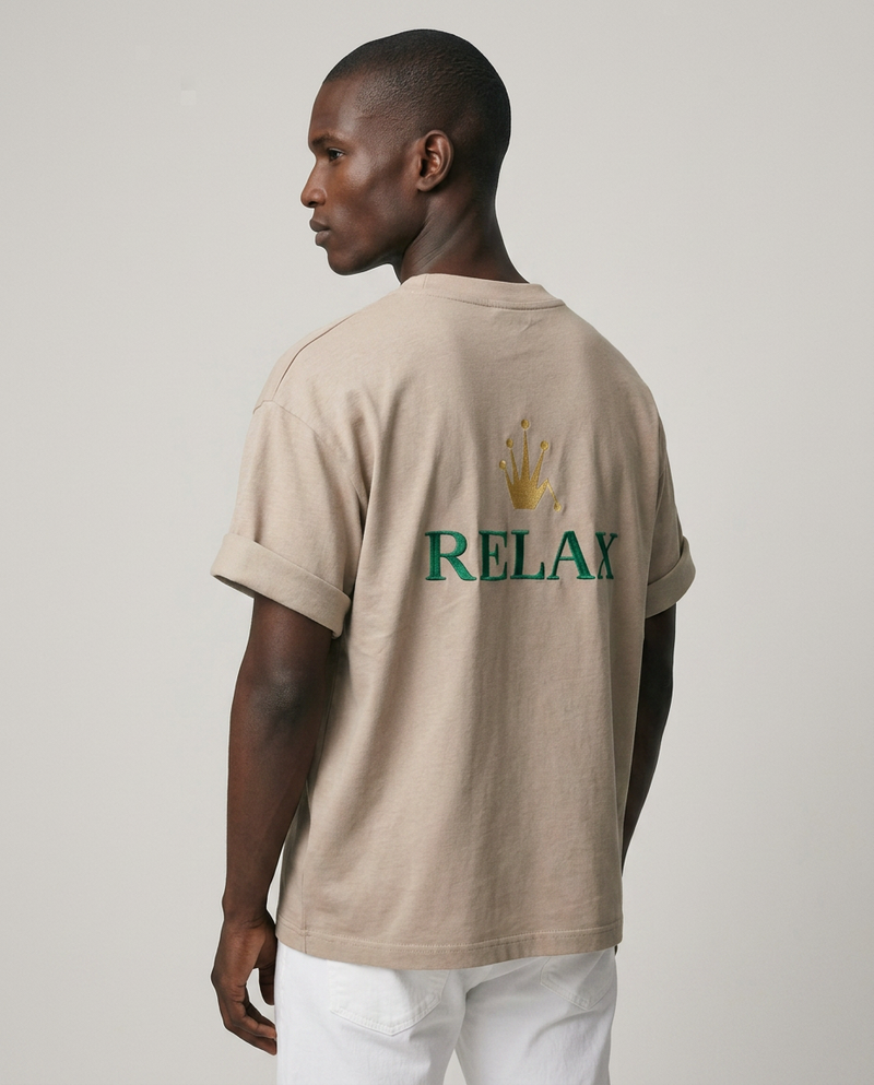 RELAX Tee Sabbia – Closeup
